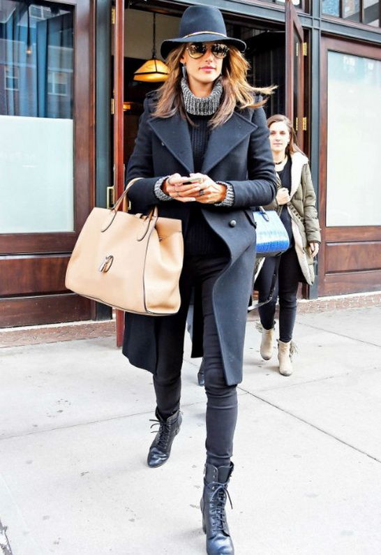 Alessandra Ambrosio in Janessa Leone