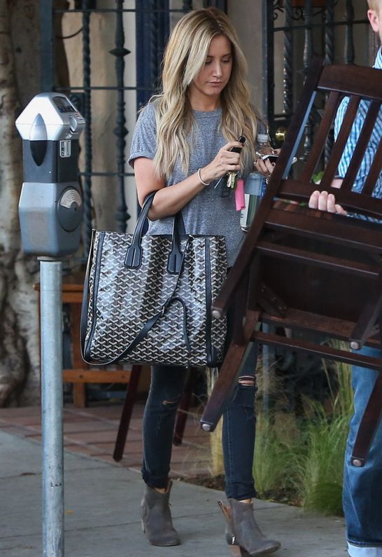 Ashley Tisdale in Rag & Bone/JEAN