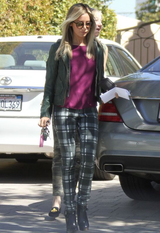 Ashley Tisdale in Doma