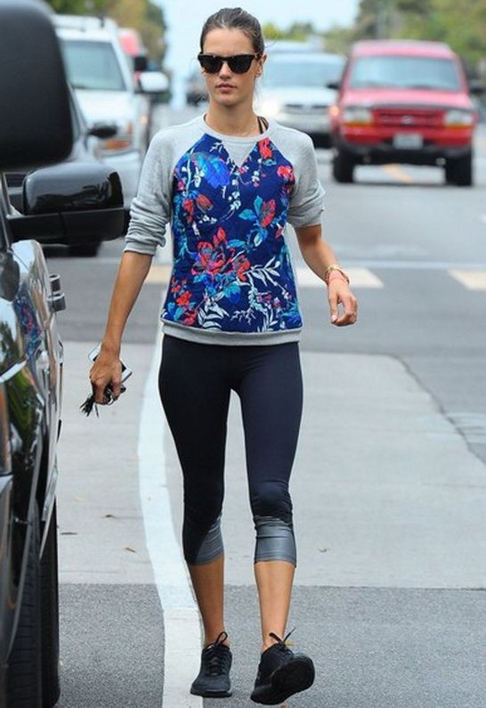 Alessandra Ambrosio in pheel