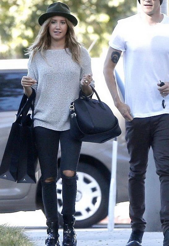 Ashley Tisdale in Rag & Bone/JEAN