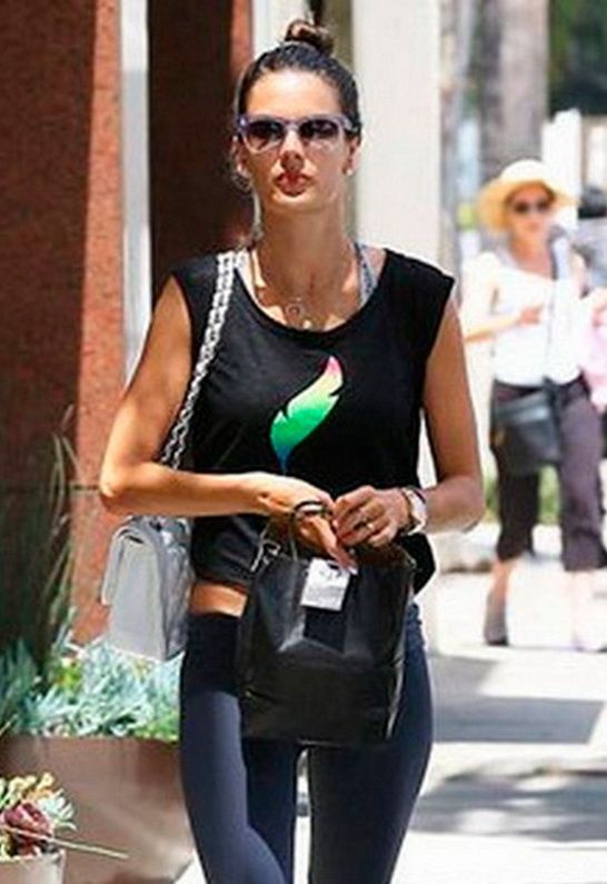 Alessandra Ambrosio in pheel
