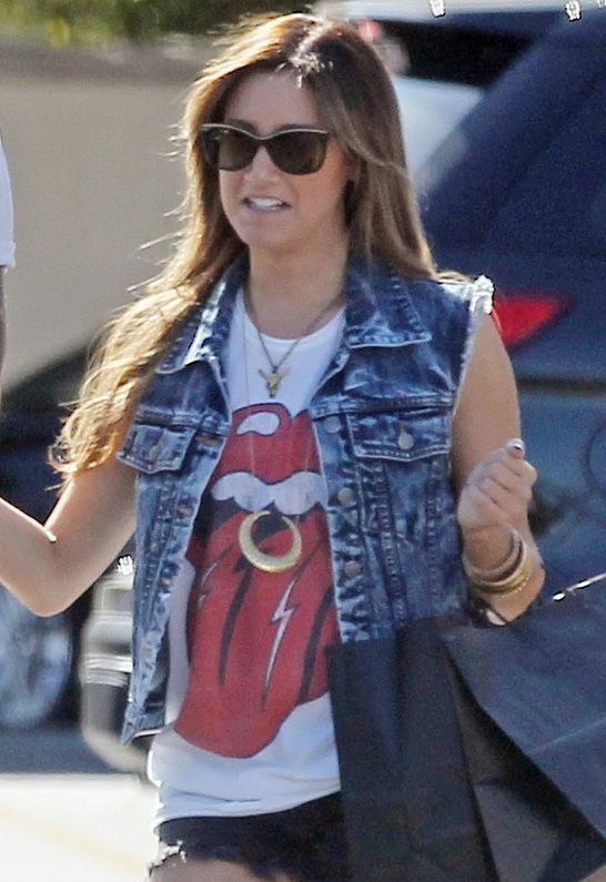 Ashley Tisdale in The Laundry Room